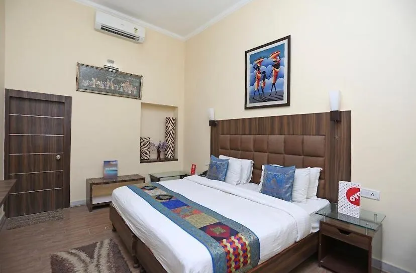 Hotel Great Taj - Boutique Home Stay By Marc Blu Nagla Dhimar 0*,  India