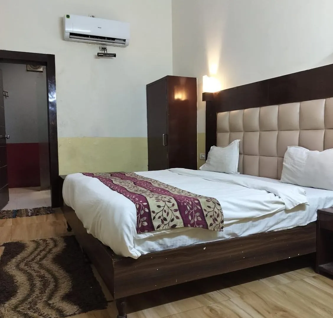 Hotel Great Taj - Boutique Home Stay By Marc Blu Nagla Dhimar India